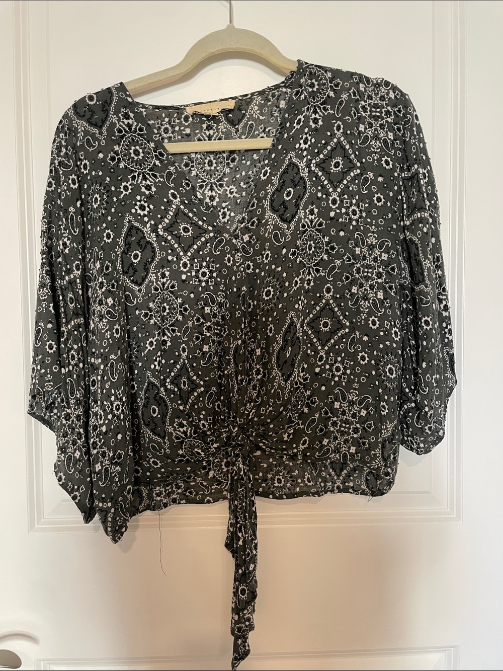 LOVESTITCH Womens Black Paisley Tie-Front Blouse size M